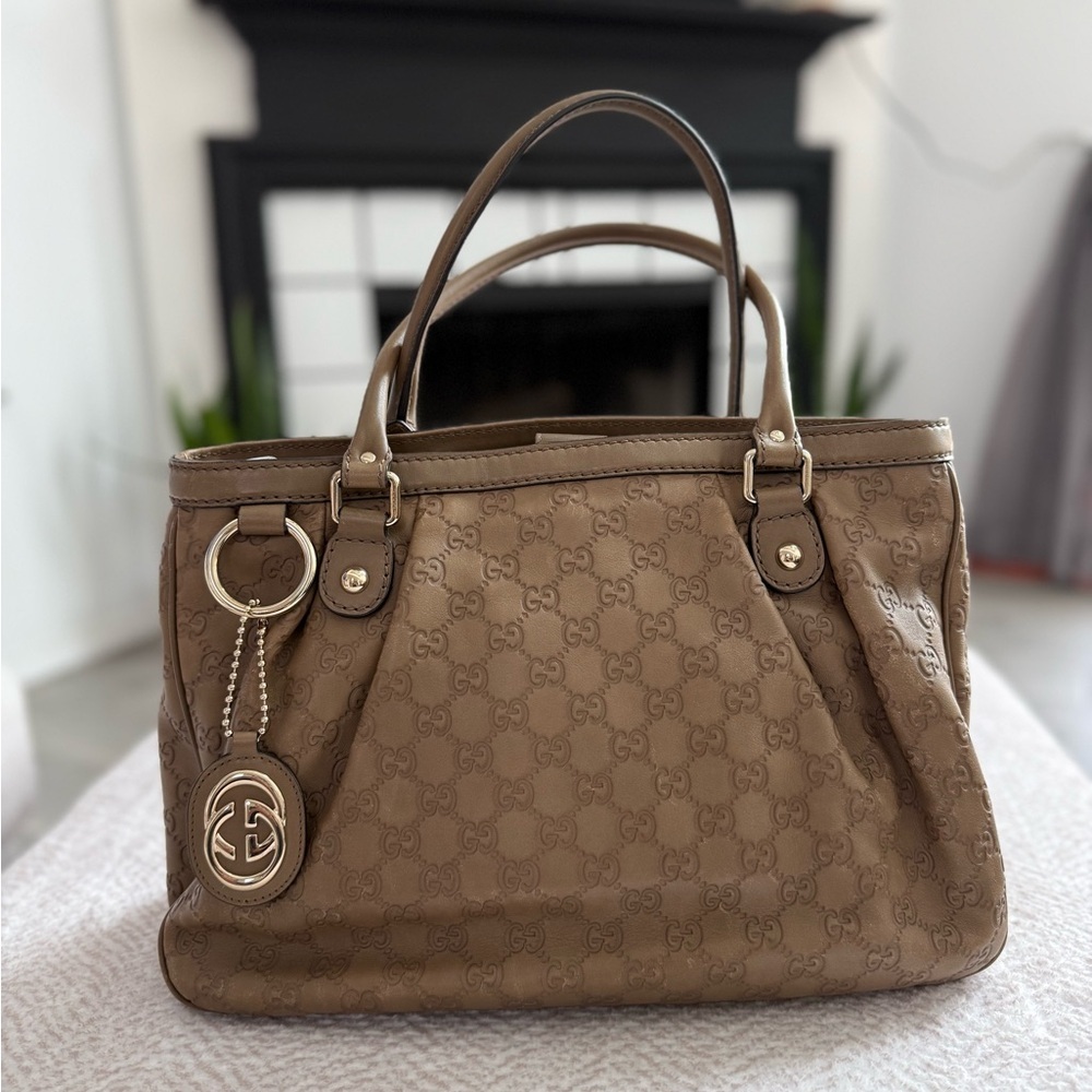 Authentic Gucci Sukey Medium Leather Tote Bag Gold Hardware